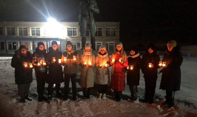 Участники первичного отделения «Движения Первых» школы с.Раскатово приняли участие во всероссийской акции "Свеча памяти".