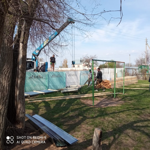 Ведётся активная работа по обновлению кровли в детском саду села Бобровка Марксовского района..